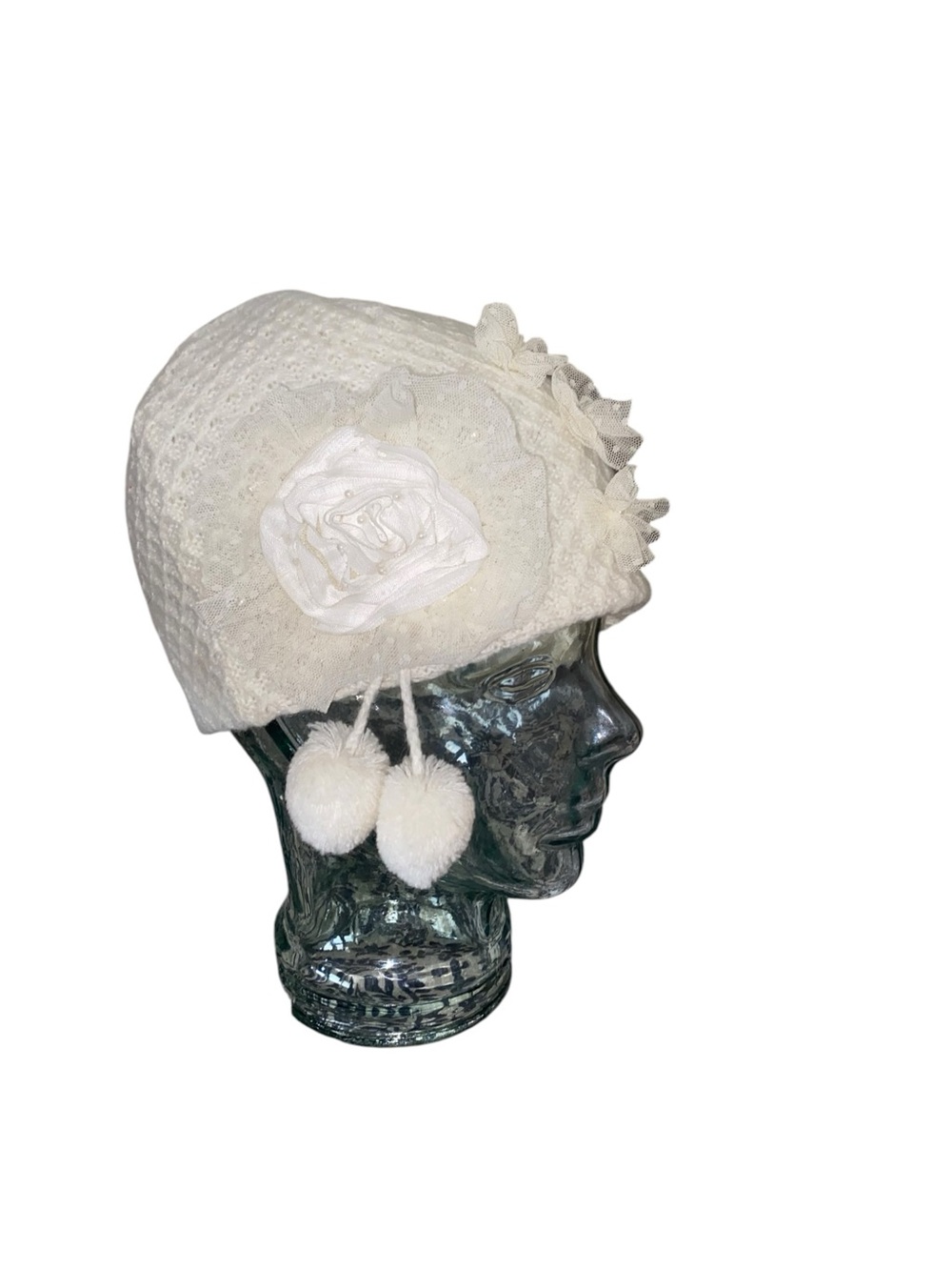 Betsey Johnson Winter Cloche hat Vintage Style Crochet Knit Beanie snow bunny